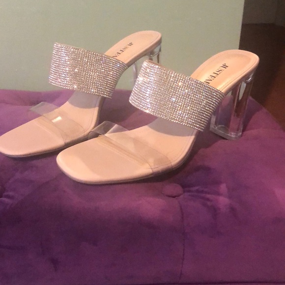 Shoe Dazzle Shoes - Clear Badazzle heels